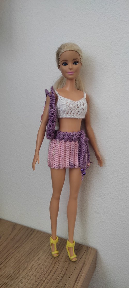 Sukýnka, top a taška pro Barbie — foto 2