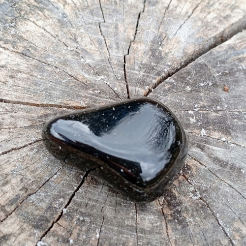 Obsidián černý, tromlovaný č. 13 — foto 5
