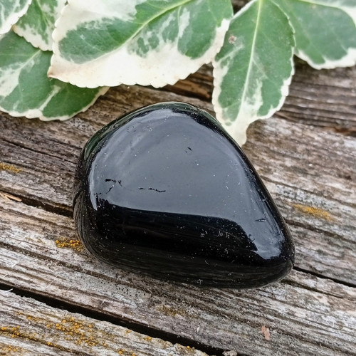 Obsidián černý, tromlovaný č. 13 — foto 2
