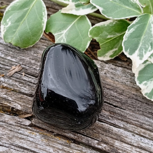 Obsidián černý, tromlovaný č. 14 — foto 3
