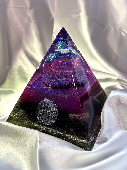 Orgonitová pyramida s tekutým jádrem — foto 2