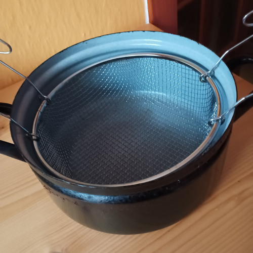 Velký černý kastrol — foto 3