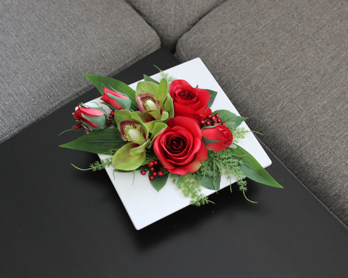Ikebana s růžemi a orchidejemi — foto 3