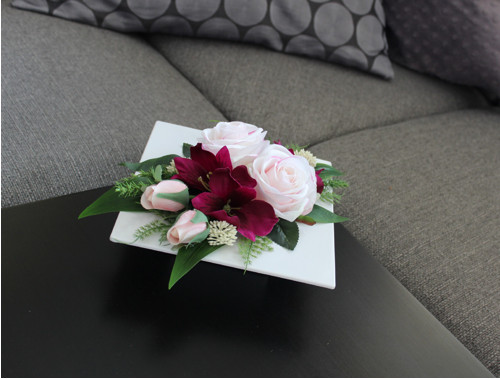 Ikebana s růžemi a alstromeriemi — foto 6