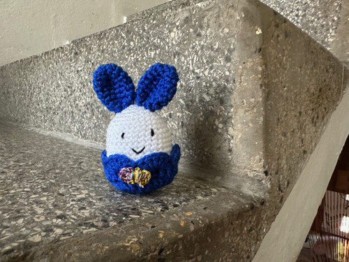 Háčkované vajíčko s ouškama - modré — foto 2