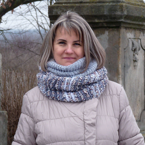 Nákrčník - hrátky s šedou — foto 3