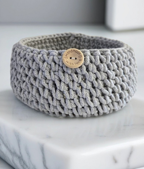 Ručně háčkovaný košík z macramé + dno — foto 3