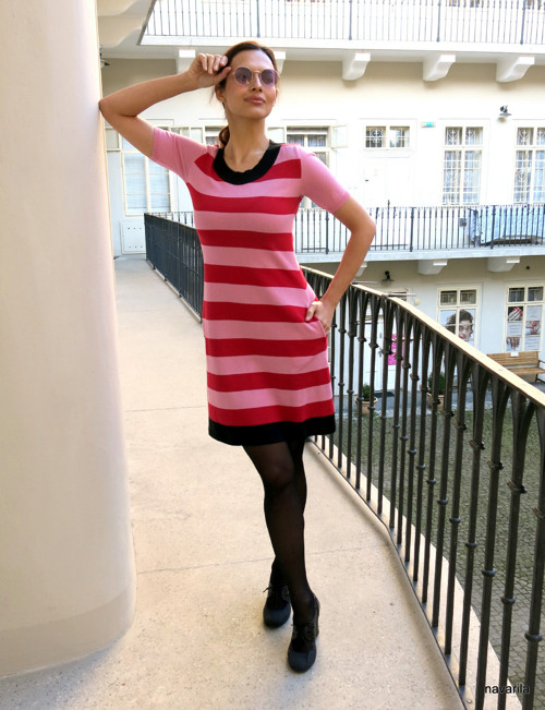 DAYA - pletené letní šaty — foto 3
