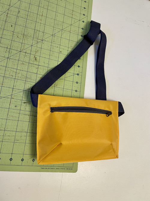 Crossbody ve žluté — foto 3