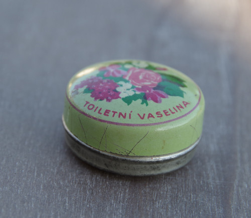 Krabička od toaletní vazelíny — foto 3