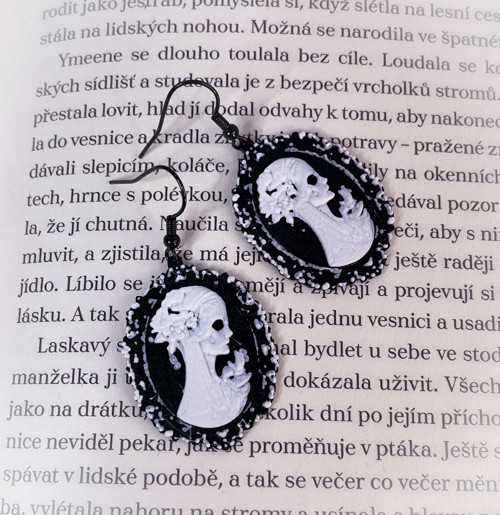 Náušnice Kamej s kostrou — foto 2