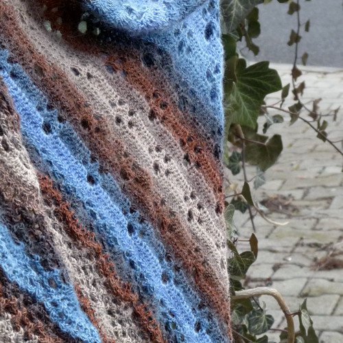 Háčkovaný šátek - tlapky (alpaca) — foto 5