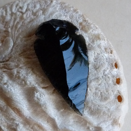 Obsidián černý - hrot - 5 cm (OH7) — foto 5