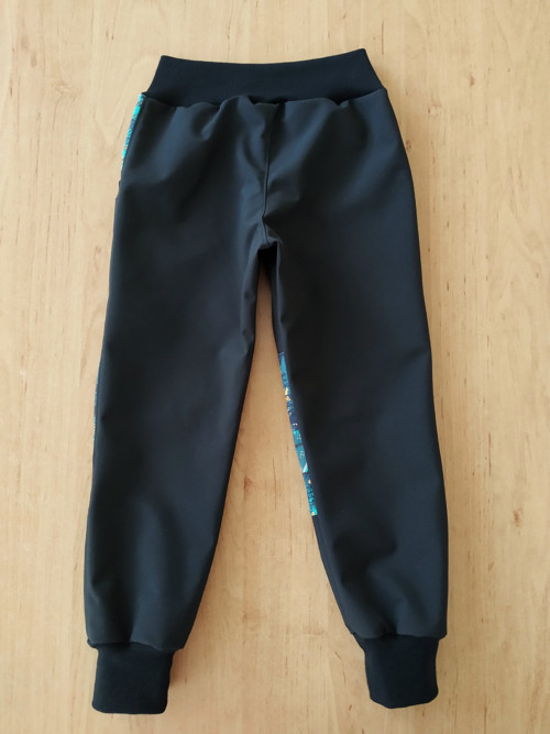 Softshelky černý abstrakt — foto 2