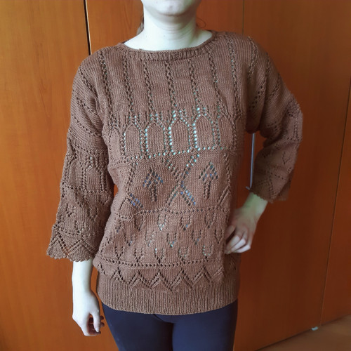 Hnědý pulovr — foto 2
