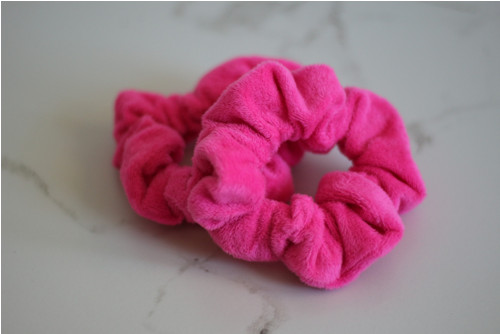 Plyšová gumička do vlasů - scrunchie — foto 3