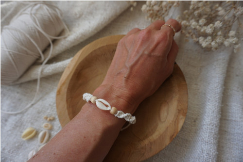 Macramé náramek Cowrie (A) — foto 2