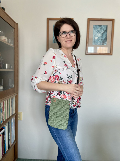 Háčkovaná mini kabelka ARIA - eucalyptová — foto 2