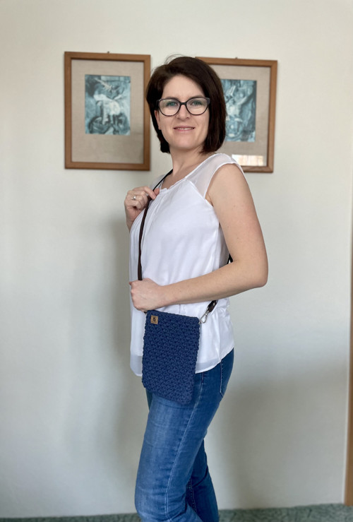 Háčkovaná mini kabelka ARIA - jeansová — foto 2
