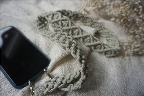 Macramé popruh na telefon Olive — foto 3