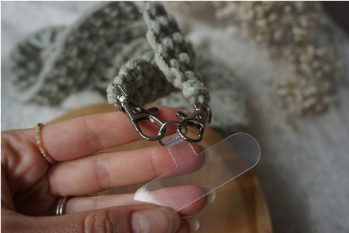 Macramé popruh na telefon Olive — foto 2