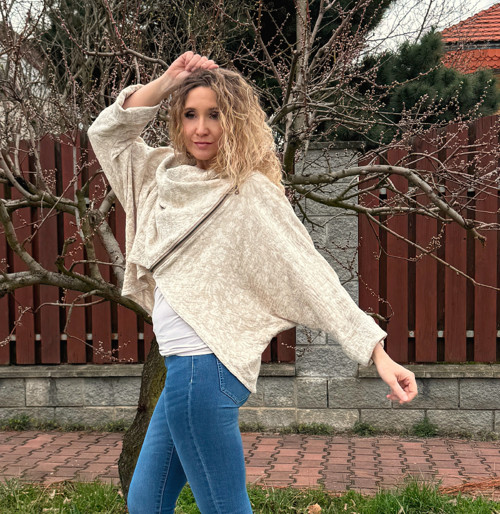 Kabátek netopýr béžový — foto 2