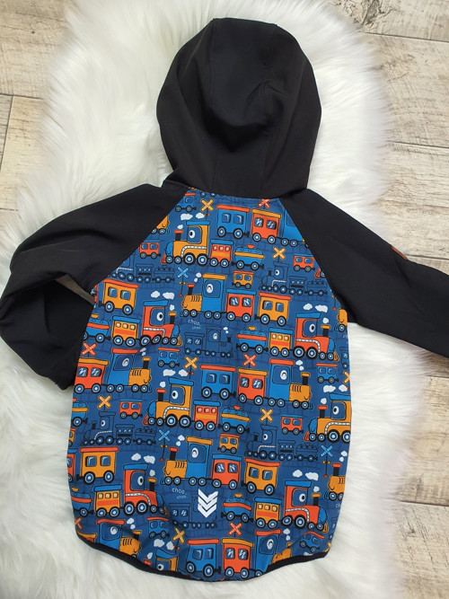 Softshellová bunda s vláčky — foto 4