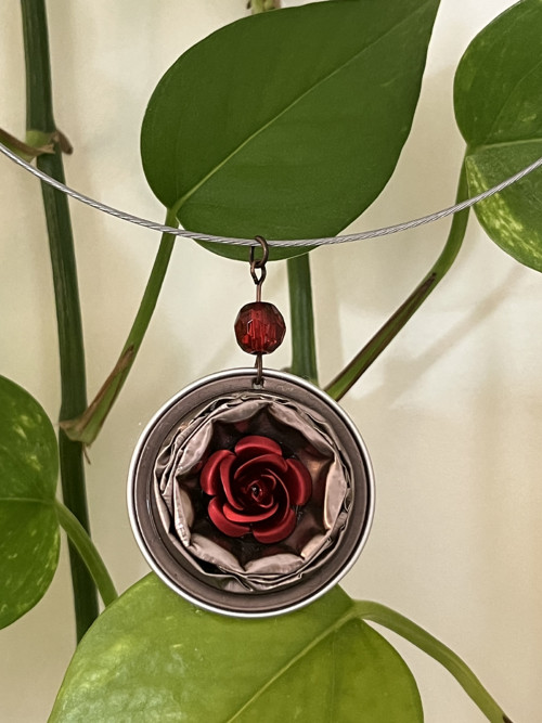 Náhrdelník Rose Šedá-Červená (NesNah2) — foto 4