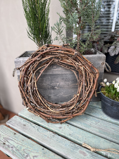 Věnec upletený z vinné révy, průměr 40cm — foto 3