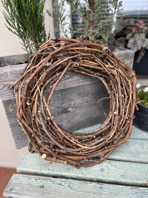 Věnec upletený z vinné révy, průměr 40cm — foto 4