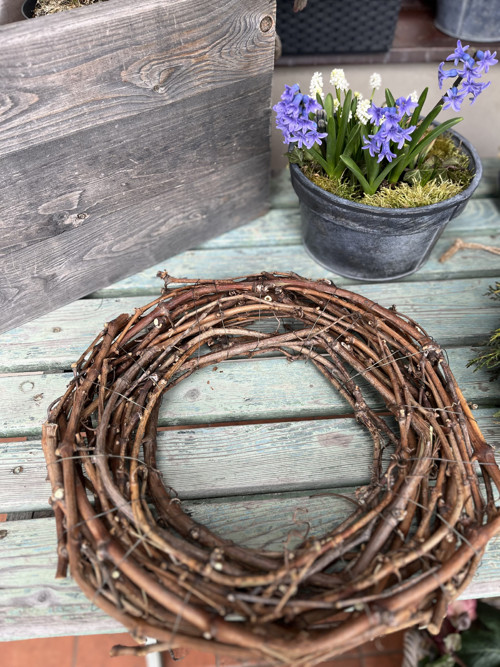 Věnec upletený z vinné révy, průměr 40cm — foto 2