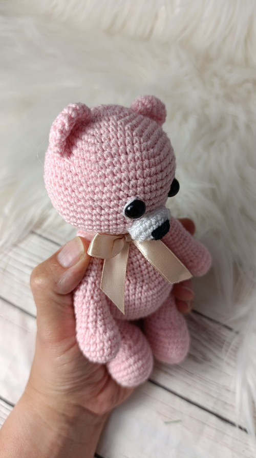 Háčkovaný růžový medvídek 19cm — foto 2