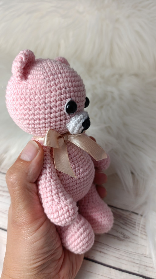 Háčkovaný růžový medvídek 19cm — foto 3