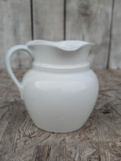 Starožitná porcelánová konvička, Margitsziget. — foto 3