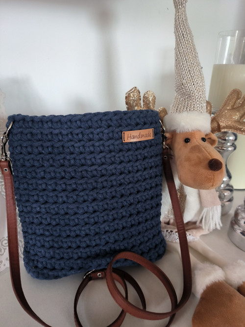 Háčkovaná crossbody kabelka — foto 3