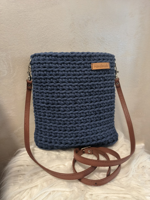 Háčkovaná crossbody kabelka — foto 4