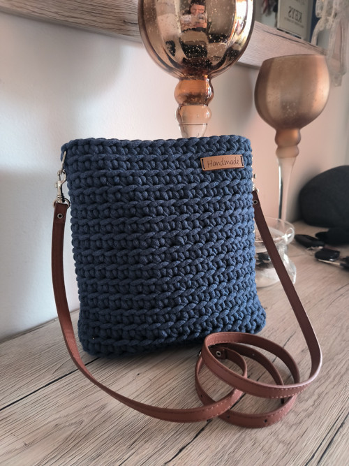 Háčkovaná crossbody kabelka — foto 5
