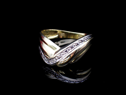 Zlatý prsten s diamanty — foto 6
