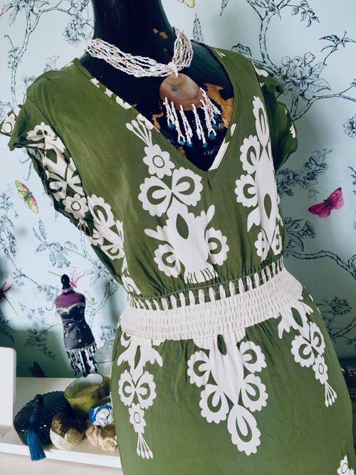 Šaty boho vzory v olivové — foto 4