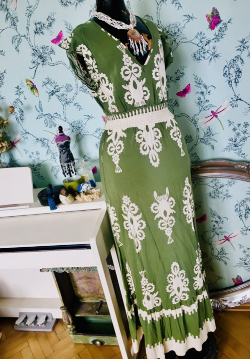 Šaty boho vzory v olivové — foto 3