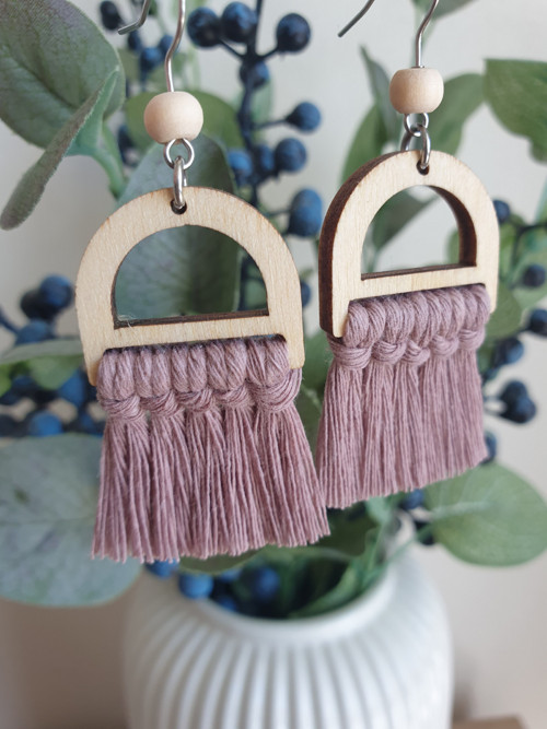 Macramé naušnice půlkruh - mauve — foto 3