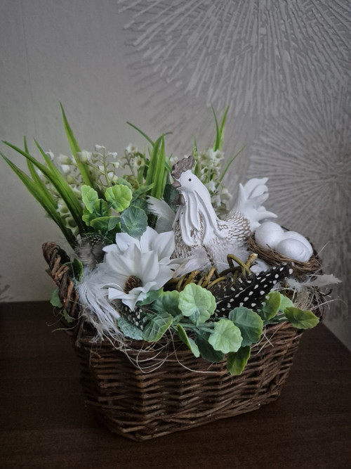 Jarní dekorace se slepičkou — foto 3