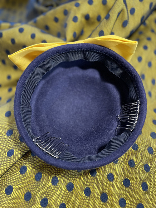Modro žlutý klobouček — foto 2