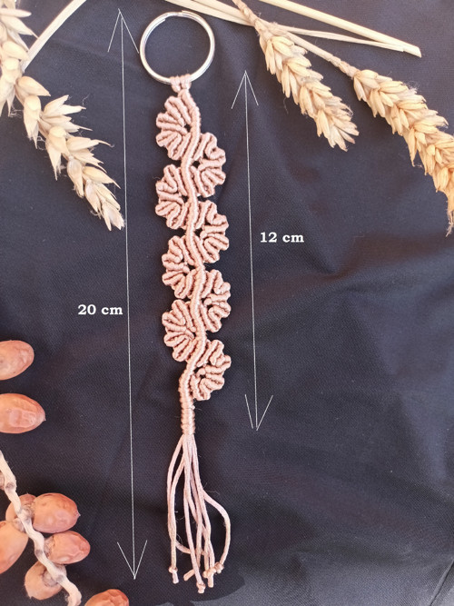 Něžná klíčenka, bronz, macramé — foto 4