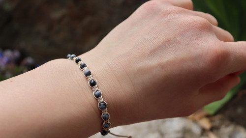 Náramek macramé "obsidián vločkový" — foto 2