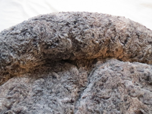 Pelíšek (průměr 45 cm) šedý střapatý — foto 3
