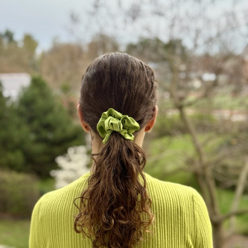 LIME - hedvábná scrunchie KLASIK — foto 2