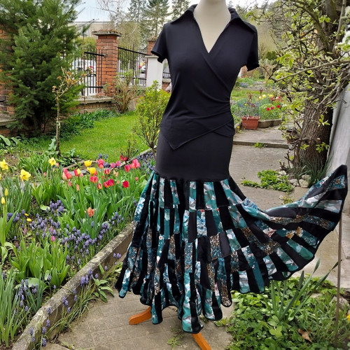 Patchworková volánová sukně Black lady — foto 3