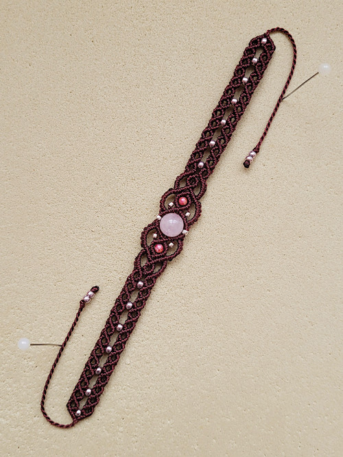 Macramé náramek - růženín v bordó — foto 2