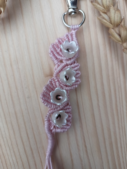 Klíčenka Květy, růžová, macramé — foto 5